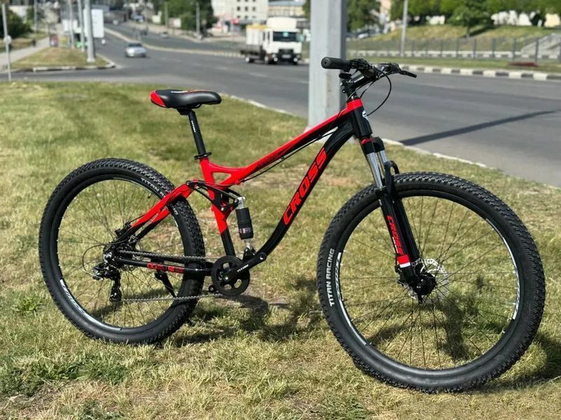 Гірський велосипед CROSS Apache 29", алюмінієва рама 18", 7 швидкостей, двопідвіс, дискові гальма, чорний-червоний 293CJA-005038 фото